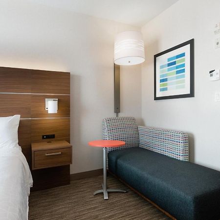 Holiday Inn Express Grande Prairie By Ihg Exterior photo