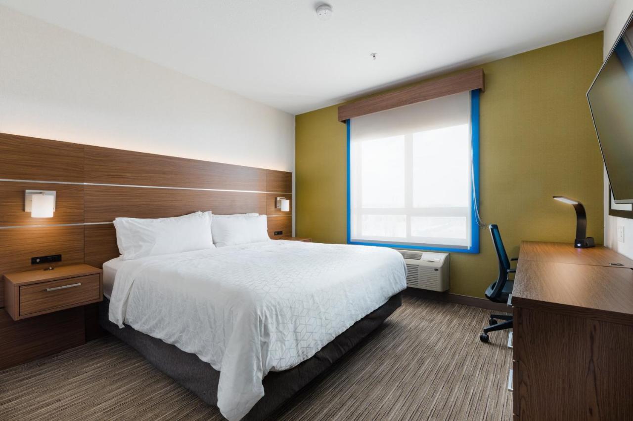 Holiday Inn Express Grande Prairie By Ihg Exterior photo