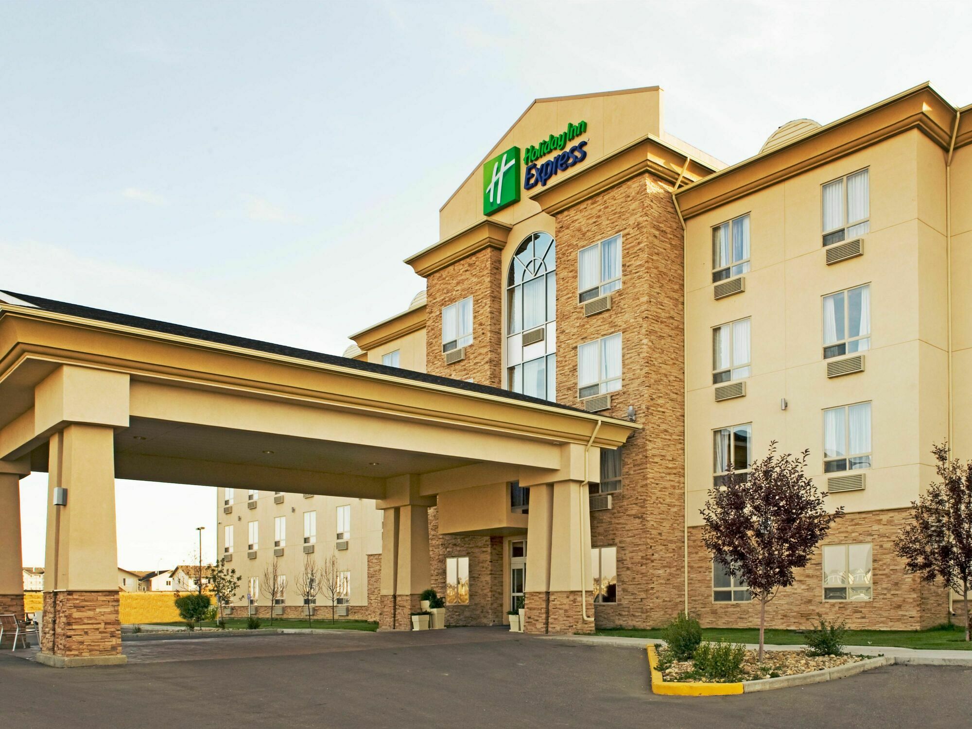 Holiday Inn Express Grande Prairie By Ihg Exterior photo